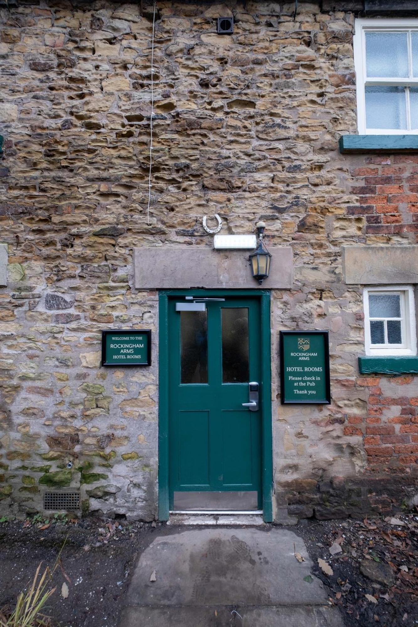 Rockingham Arms By Greene King Inns Wentworth  Eksteriør bilde
