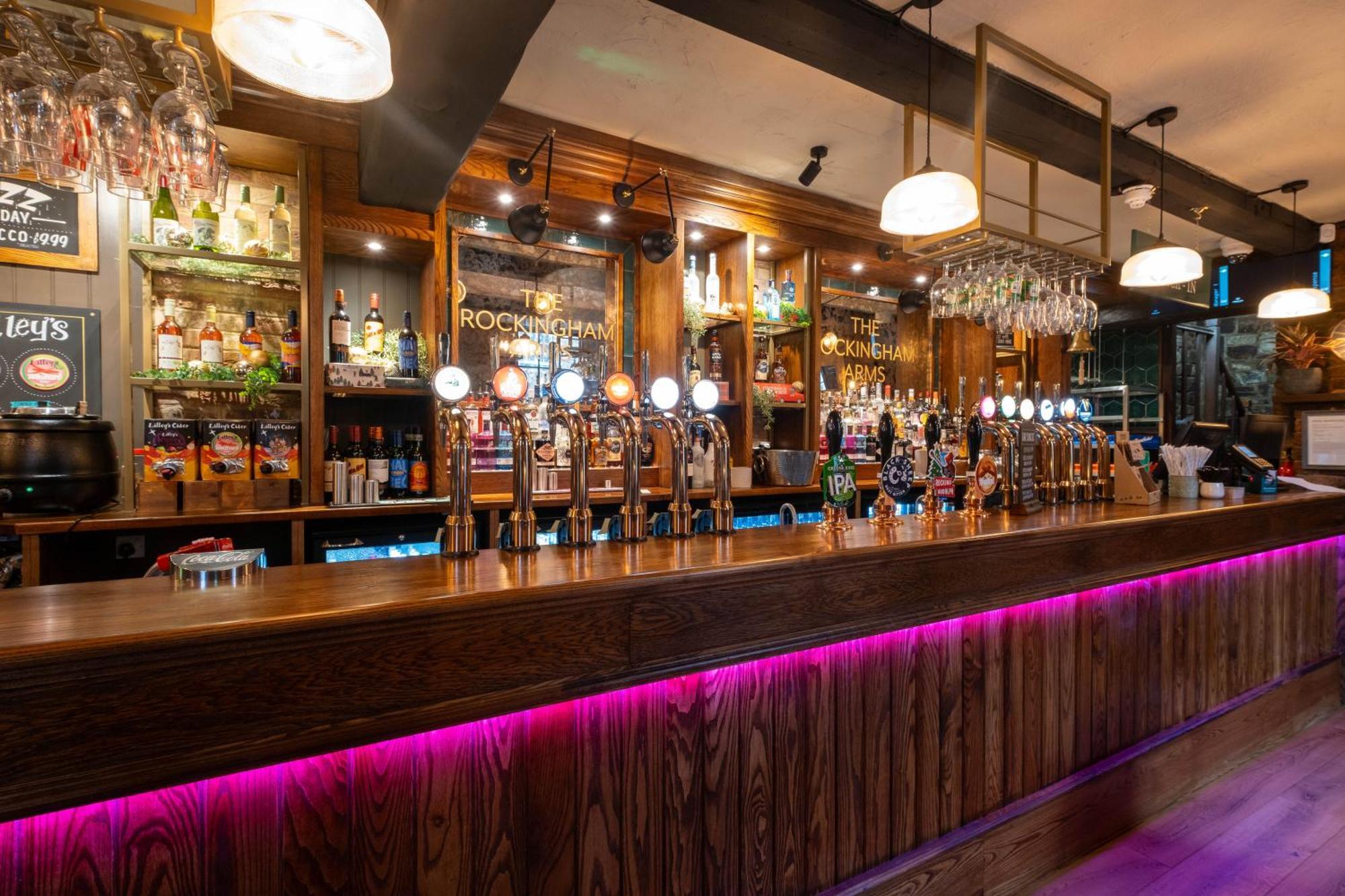 Rockingham Arms By Greene King Inns Wentworth  Eksteriør bilde