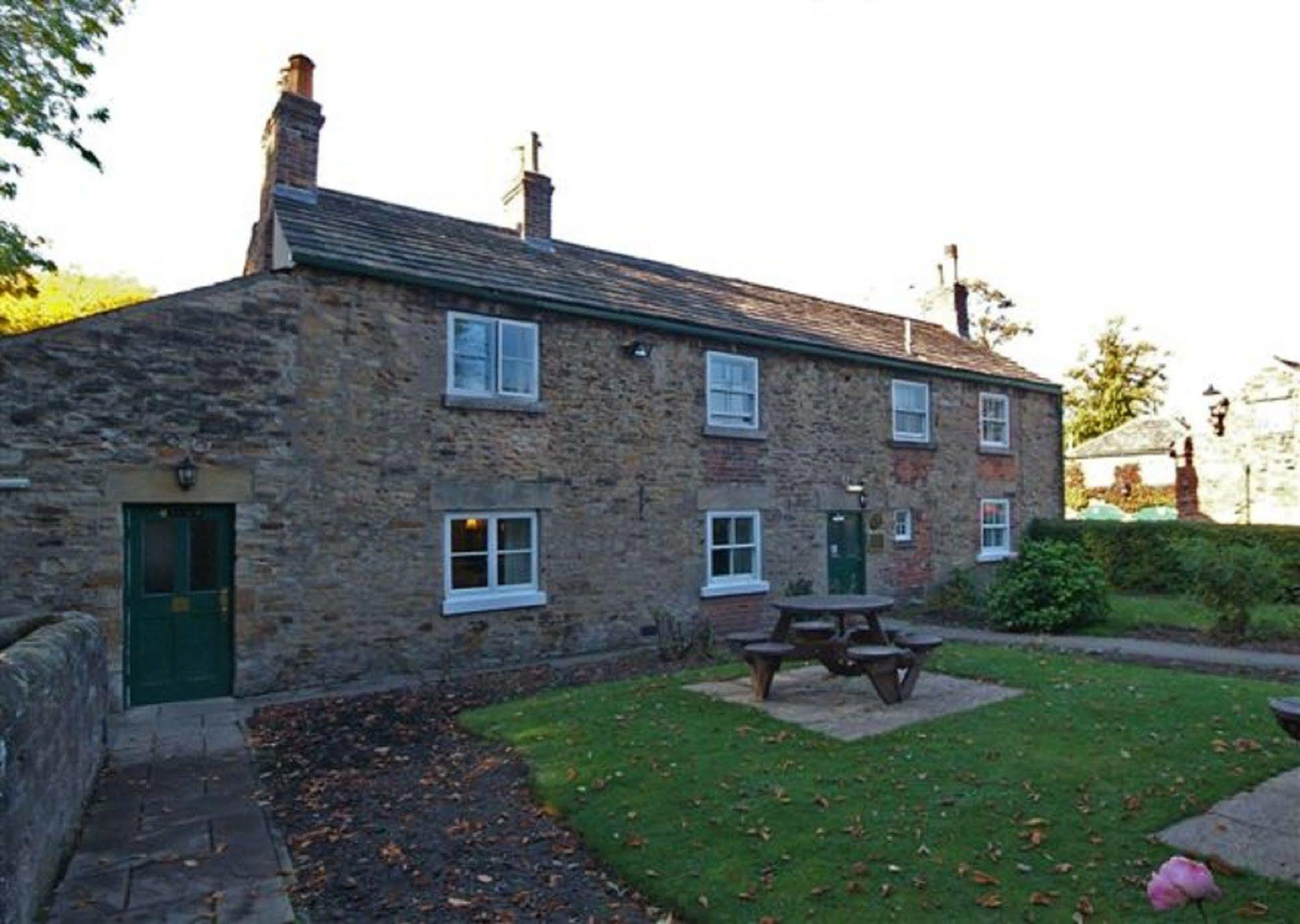 Rockingham Arms By Greene King Inns Wentworth  Eksteriør bilde