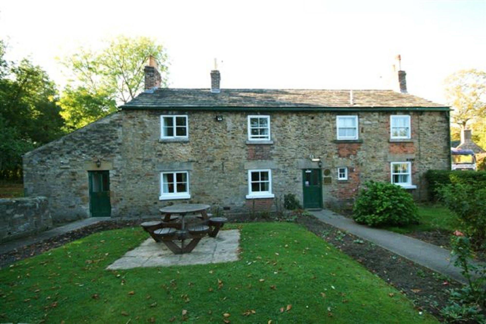 Rockingham Arms By Greene King Inns Wentworth  Eksteriør bilde